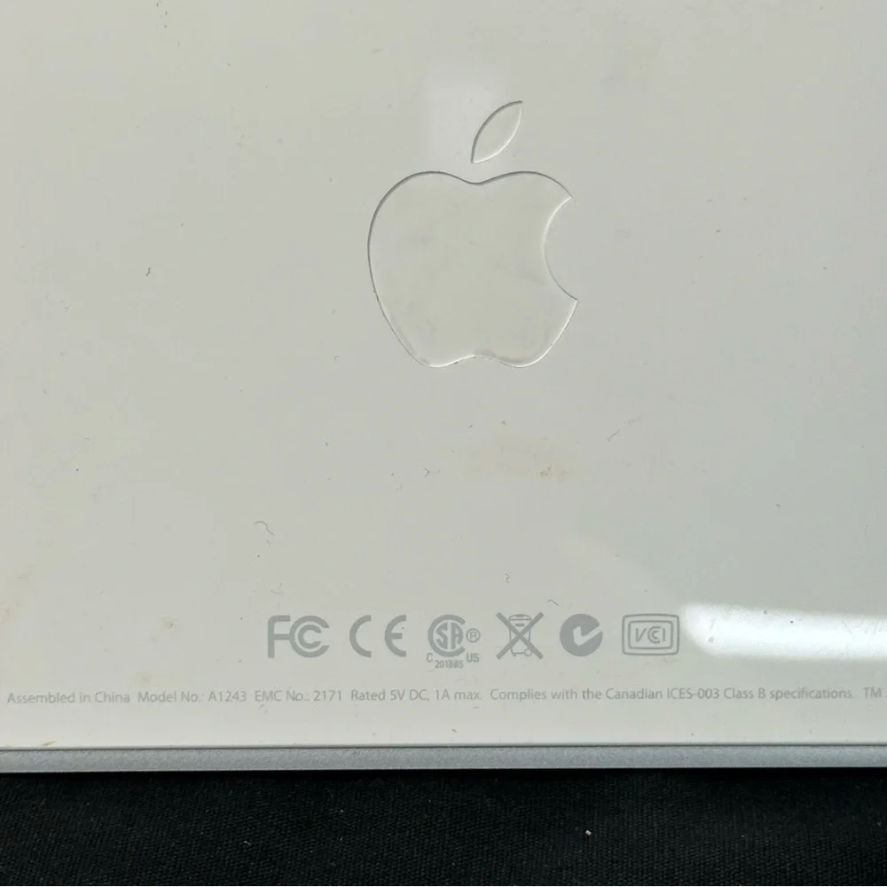 Apple hardwired keyboard number A1243 EMC #2171 Works!